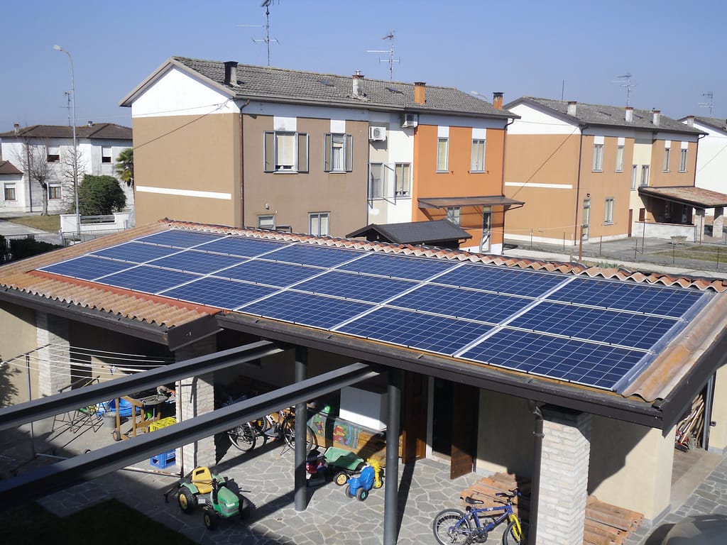 Impianto fotovoltaico su rimessa